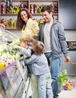 the-family-with-children-2024-09-12-15-11-44-utc_4_11zon